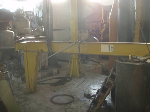 Column-mounted slewing crane 1t, L. 2400mm, H. 2900mm, 360°, ABUS